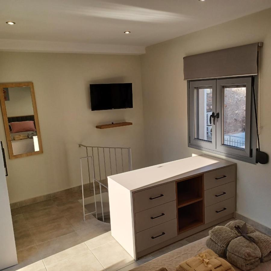 Doukas Home Mytilene Luaran gambar